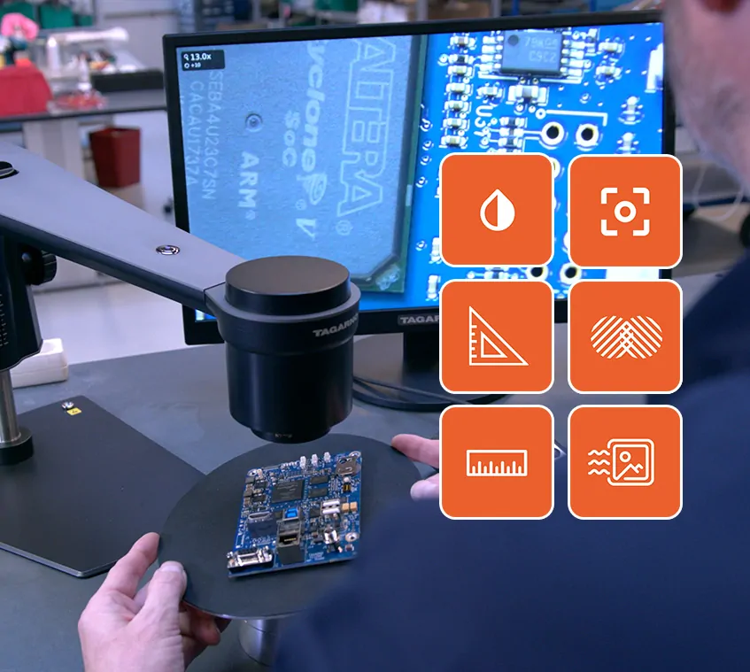 Microscope operator using a digital microscope with digital microscope software