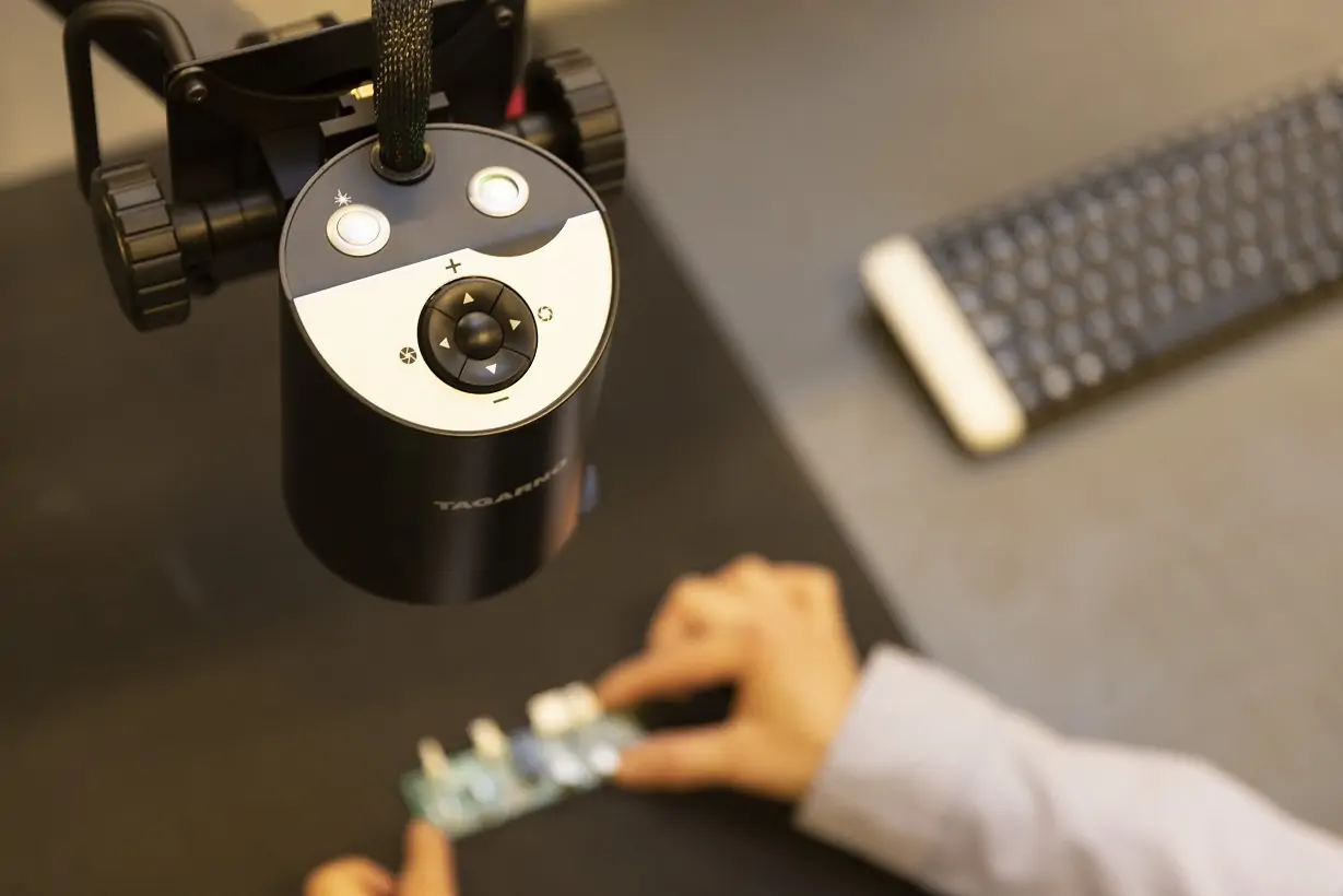Using a solder microscope to inspect PCB